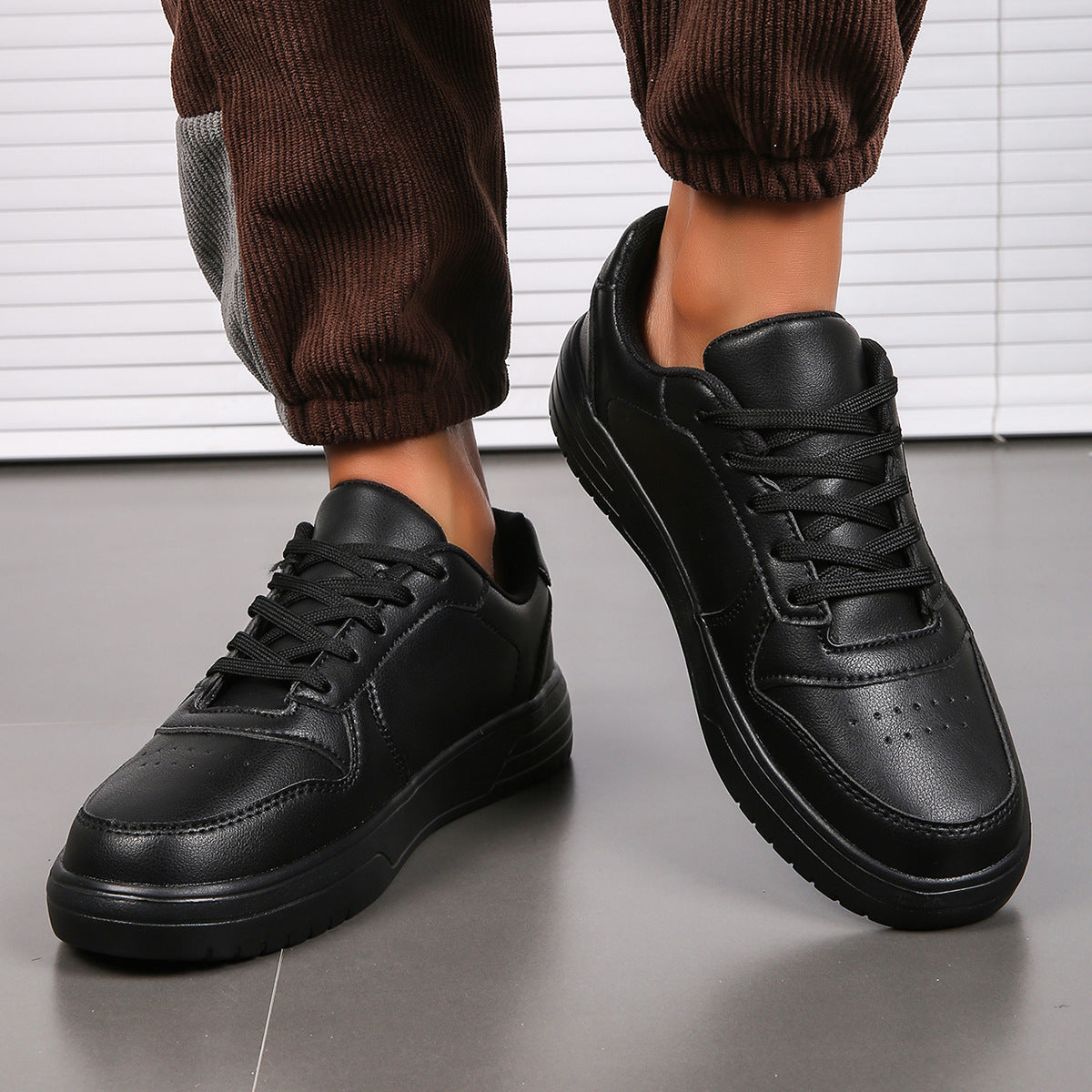 Men's Breathable Leather Sports Shoes | Ideal for Spring & Autumn